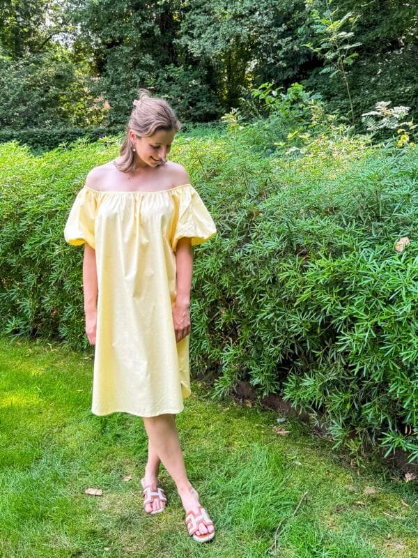 Off-shoulder jurk geel