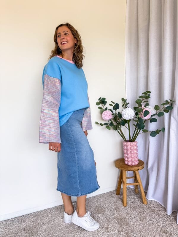 Blauwe sweater met jacquard mouwen - Afbeelding 2