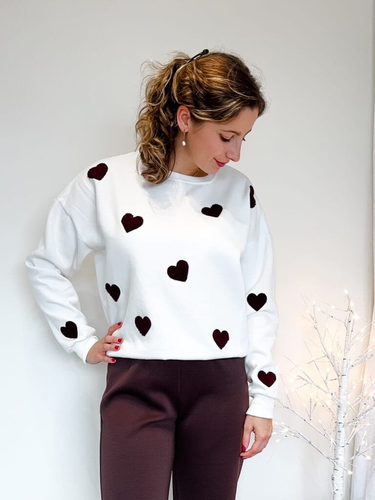 Sweater met bordeaux hartjes